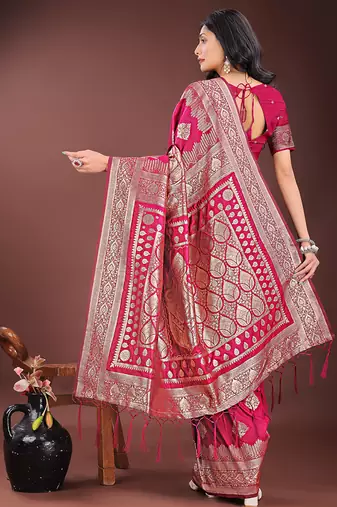 Magenta silk blend saree with zari woven pallu