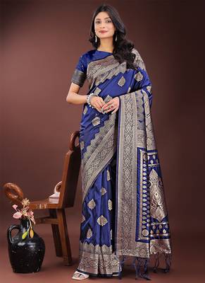 Navy blue silk blend saree with zari woven pallu 1