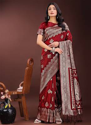 Maroon silk blend saree with zari woven pallu 1