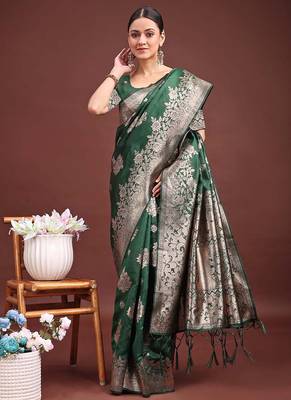 Dark green banarasi silk blend floral woven saree 3