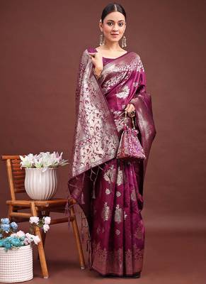 Wine banarasi silk blend floral woven saree 4