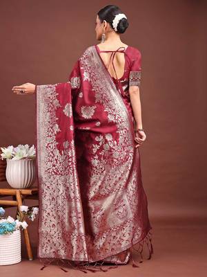 Maroon banarasi silk blend floral woven saree 2