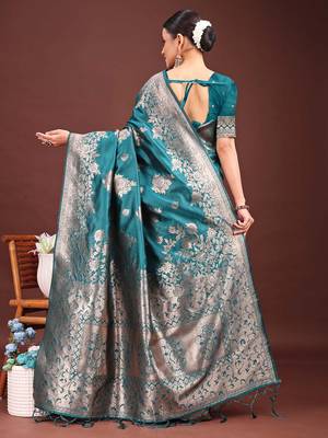 Turquoise banarasi silk blend floral woven saree 2