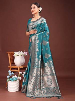 Turquoise banarasi silk blend floral woven saree 3