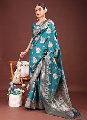 Turquoise banarasi silk blend floral woven saree 4