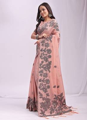 peach cotton blend floral printed saree 3