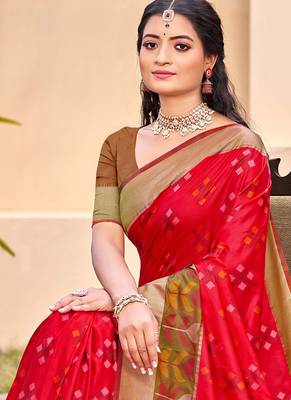 Red silk blend saree with contrast woven zari border 2