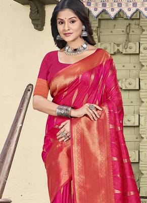 Rani pink silk blend saree with zari border and pallu 2