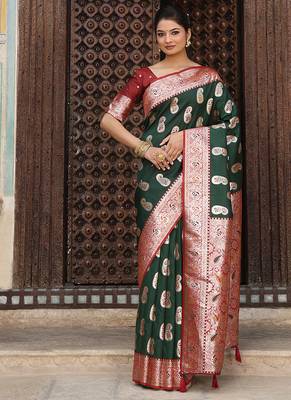 Bottle green silk blend woven saree with paisley motifs 1