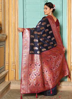 Navy blue silk blend woven saree with paisley motifs 2