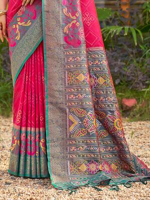 Rani pink banarasi silk blend woven saree with contrast border 3