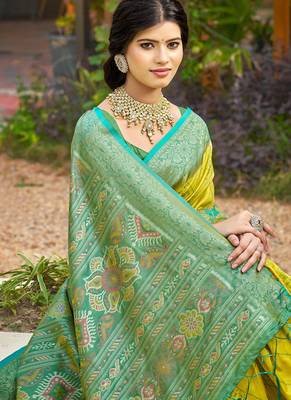 Lemon yellow banarasi silk blend woven saree with contrast border 2