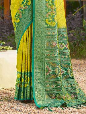 Lemon yellow banarasi silk blend woven saree with contrast border 3