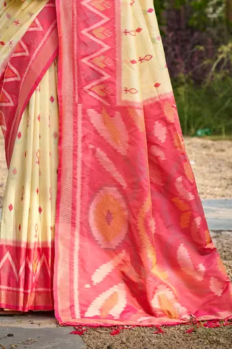 cream pochampally silk blend saree with contrast border