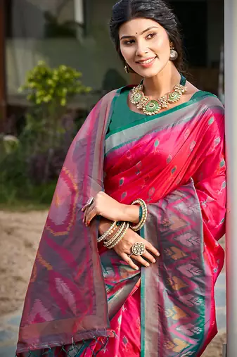 rani pink pochampally silk blend saree with contrast border