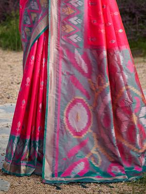 rani pink pochampally silk blend saree with contrast border 3