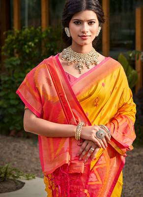 yellow pochampally silk blend saree with contrast border 2