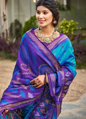sky blue pochampally silk blend saree with contrast border 2