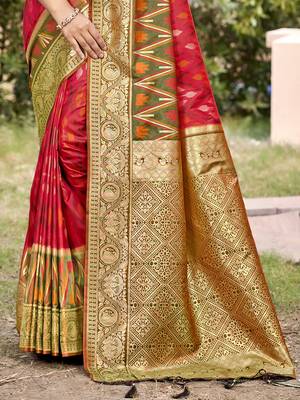 red & brown banarasi silk blend saree with zari woven pallu 3