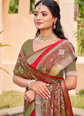 Red silk blend woven saree with contrast pallu and border 2