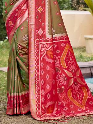 Olive green silk blend woven saree with contrast pallu and border 3