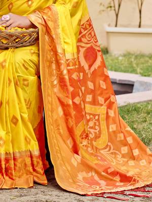 Yellow silk blend woven saree with contrast pallu and border 3
