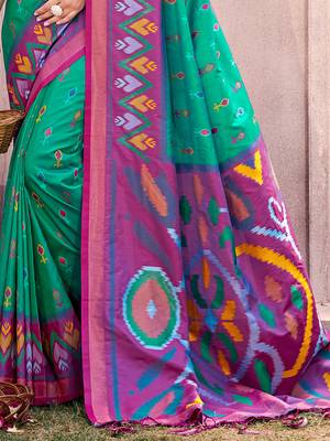 turquoise pochampally silk blend saree with contrast geometric pallu and border 3