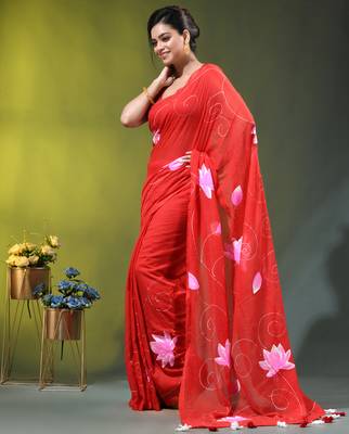 red mulmul cotton blend saree with lotus bloom print 3
