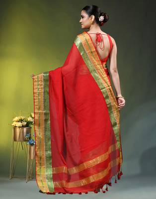 red mulmul cotton blend saree with zari work 4