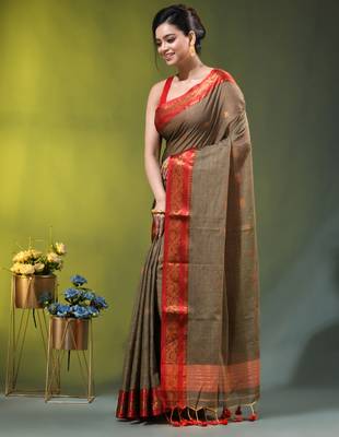 grey mulmul cotton blend saree with zari work 3