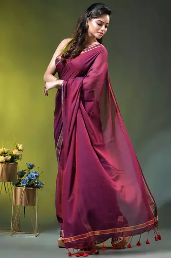 magenta solid mulmul cotton blend saree with contrast border