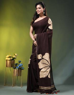 brown mulmul cotton blend saree with golden hibiscus foil print 3