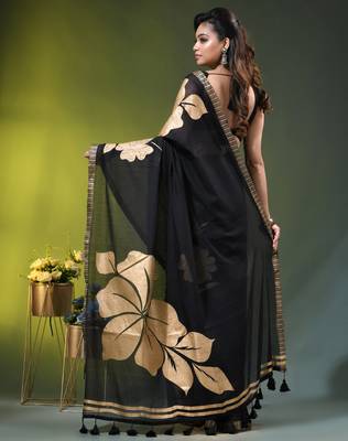 black mulmul cotton blend saree with golden hibiscus foil print 4