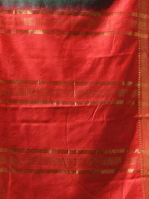 green & red silk blend saree with zari border 4