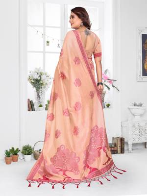 peach jacquard cotton blend saree with blouse  4