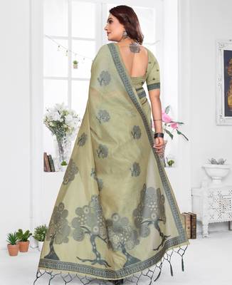 green jacquard cotton blend saree with blouse  4