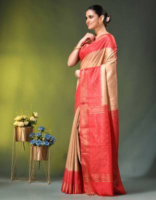 beige &red zari woven checked silk blend saree 2