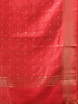 beige &red zari woven checked silk blend saree 4
