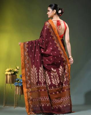 maroon cotton blend saree with ethnic motifs 3