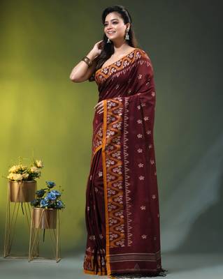 maroon cotton blend saree with ethnic motifs 2
