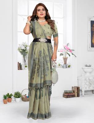green jacquard cotton blend saree with blouse  2
