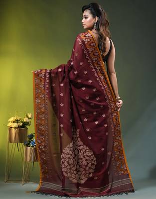 maroon cotton blend saree with ethnic motifs 3