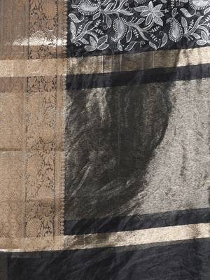 Elegant black organza saree with white floral embroidery & rich golden zari border 4