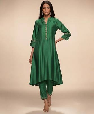Green embroidered chanderi anarkali kurta set 3