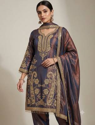 Girls heavy embroidered pakistani kurti pant set with dupatta 2
