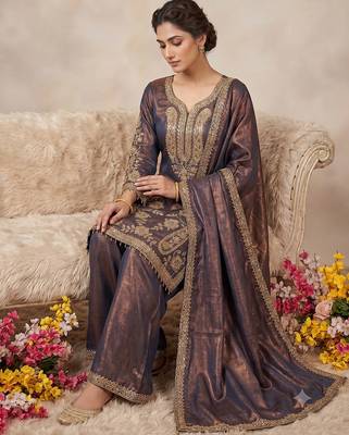 Girls heavy embroidered pakistani kurti pant set with dupatta 3