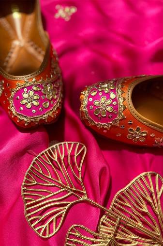 Orange and pink gota patti jutti