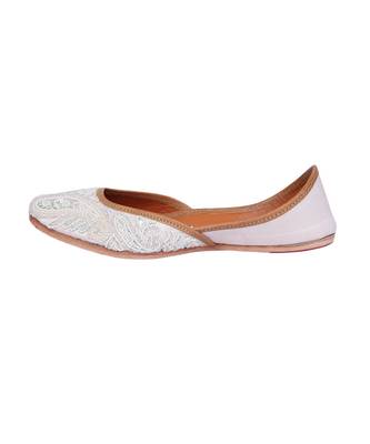 White embroidered with pearls and cutdana work jutti 4