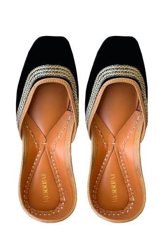 Black velvet cut-dana work jutti