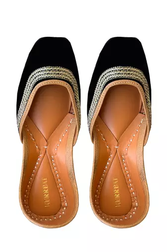 Black velvet cut-dana work jutti